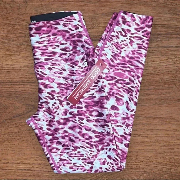 Good American Sz 1 - Core Power Leggings in Quartz Leopard Print - Picture 4 of 7